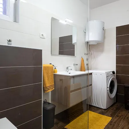 3 Bedroom Awesome In Prkos