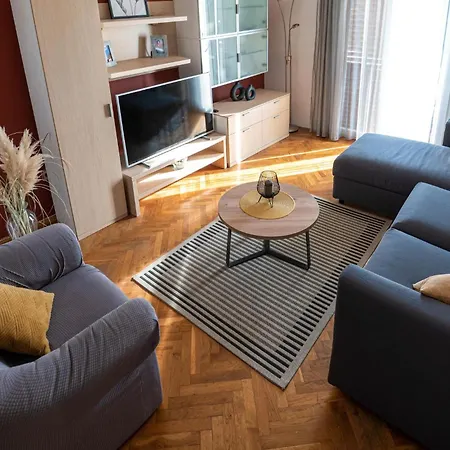 Apartment 3 Bedroom Awesome In Prkos
