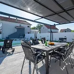 Appartamento Lovely In Prkos